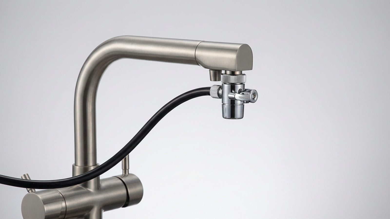 How do I connect the nano-tap?